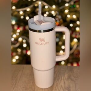 Stanley 30 oz. Quencher Tumbler.